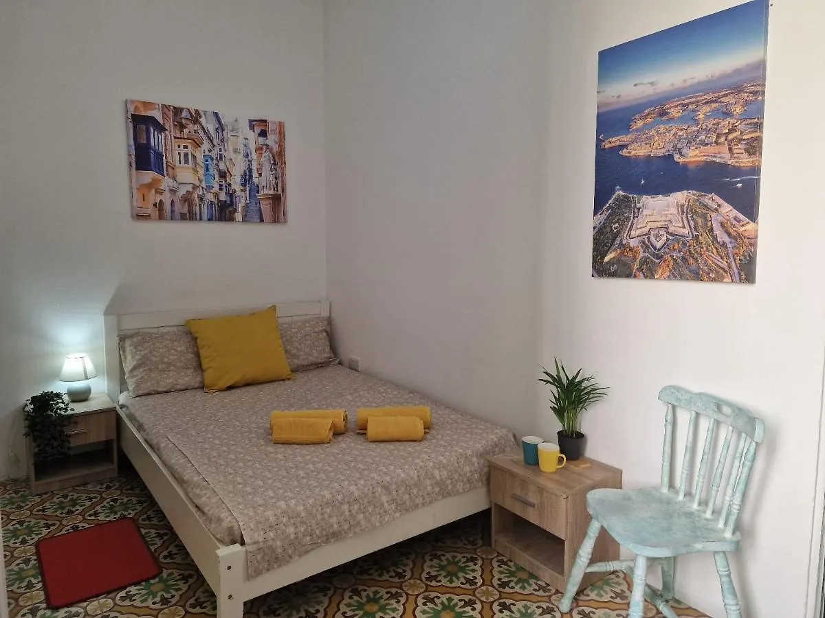 New Cosy & Bright Studio Apartment In Sliema Gzira Malta